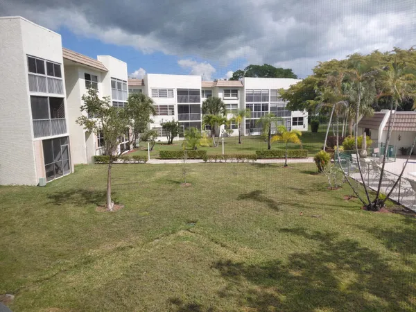 $1,800 | 6850 Royal Palm Boulevard, Unit 211G, Margate, FL 33063