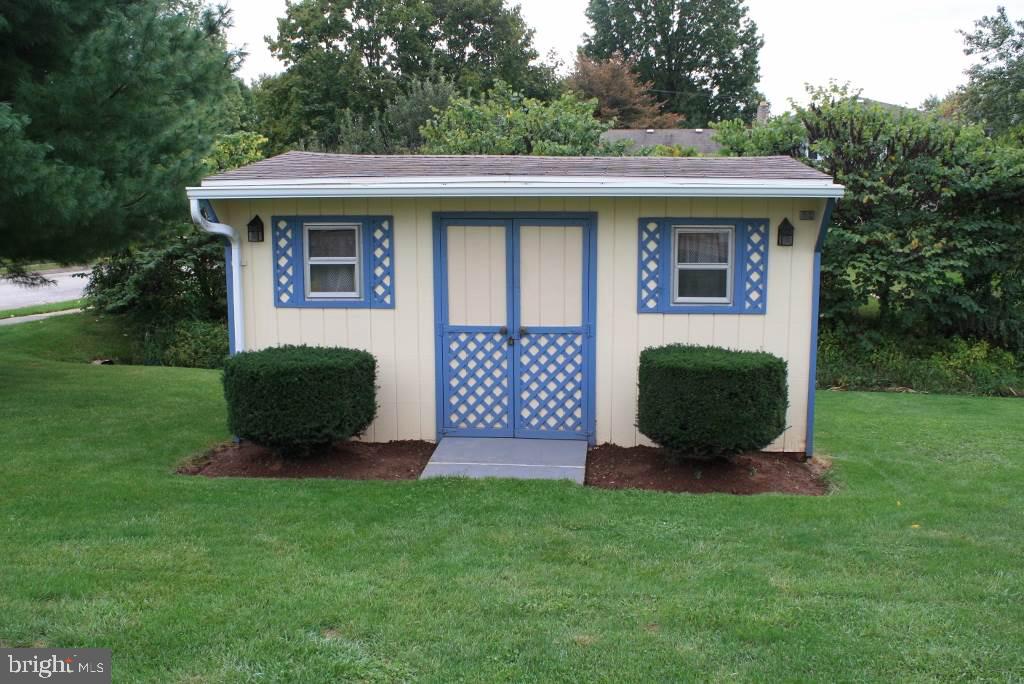 1760 Topaz Road York, PA 17408 - Photo 12 of 14 Gallery Image 12
