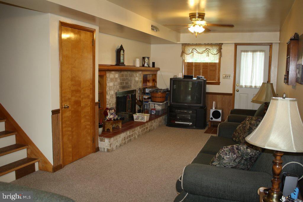 1760 Topaz Road York, PA 17408 - Photo 5 of 14 Gallery Image 5