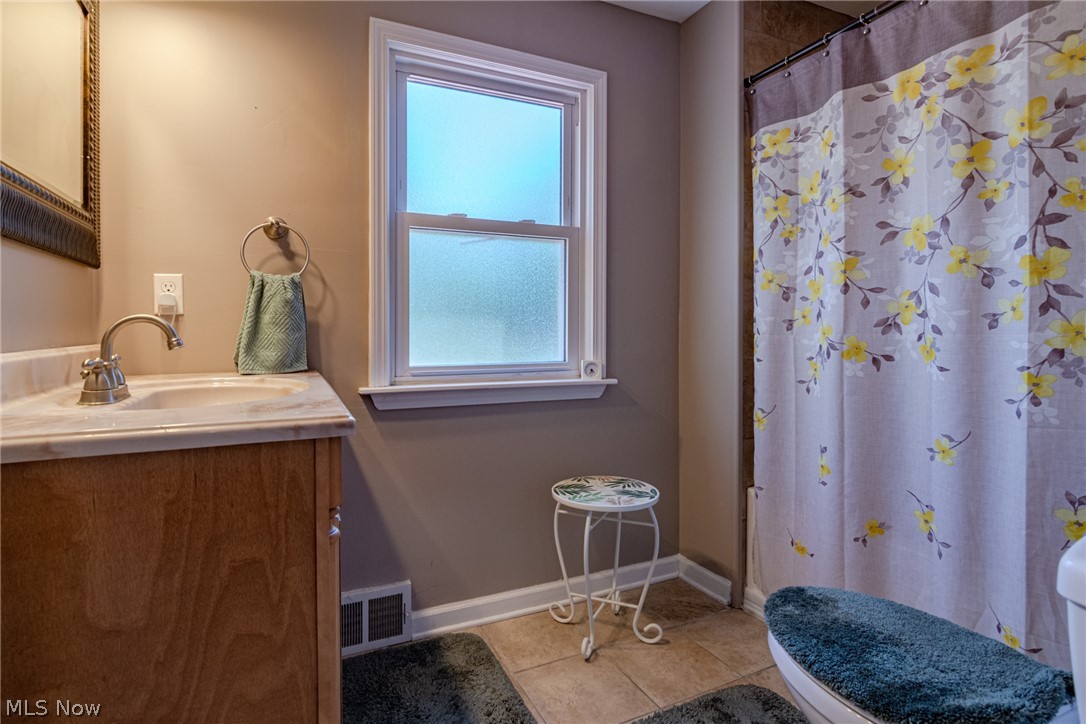 3566 Cummings Road Cleveland, OH 44118 - Photo 26 of 34 Gallery Image 26
