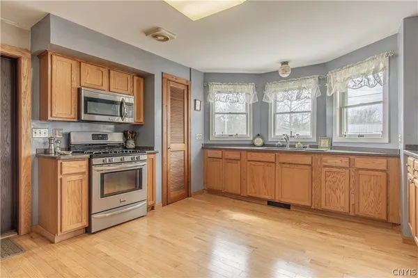 $195,000 | 316 Centre Street, Cape Vincent, NY 13618