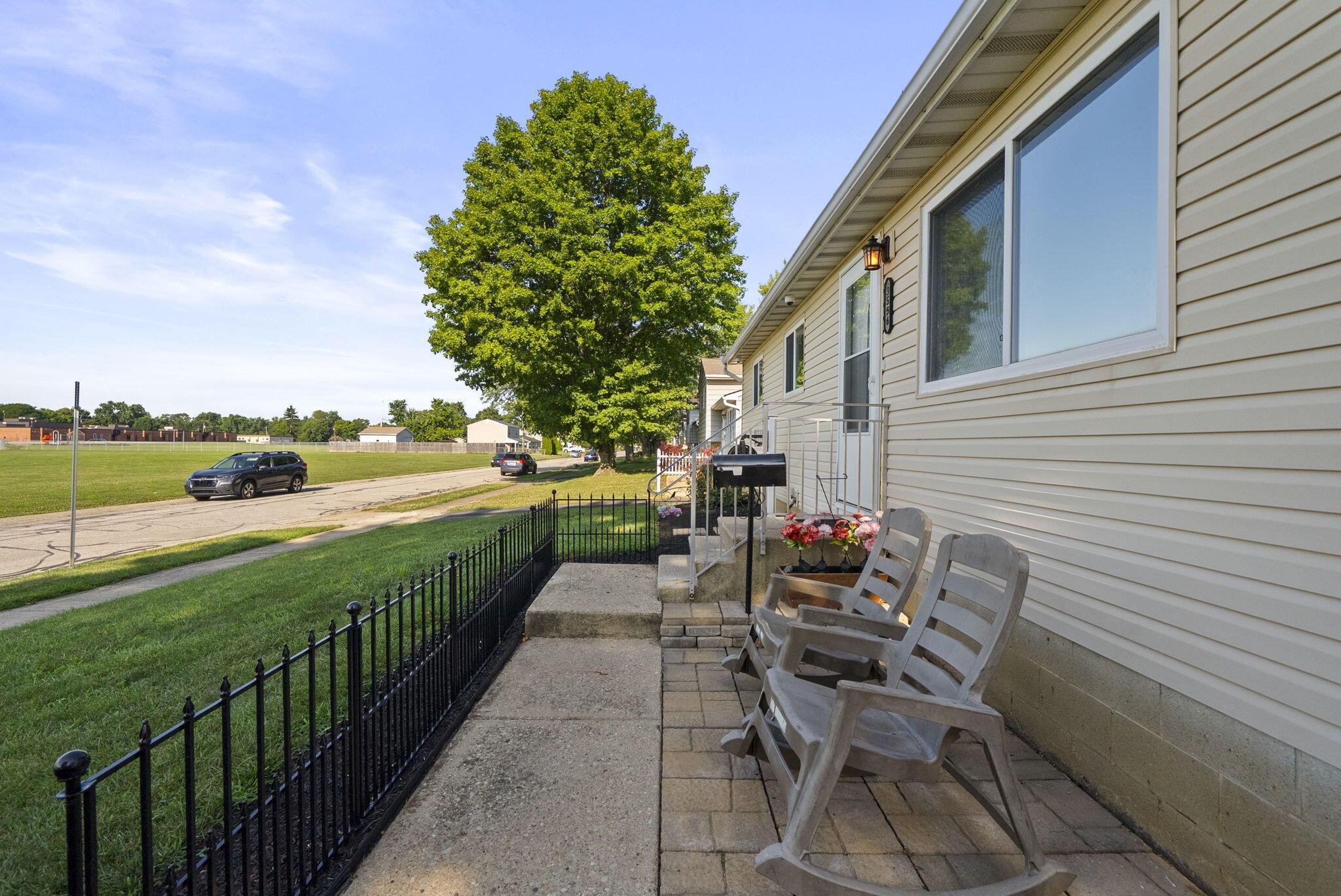 3556 Arnsby Road Columbus, OH 43232 - Photo 4 of 44 51-web-or-mls-DSC04321