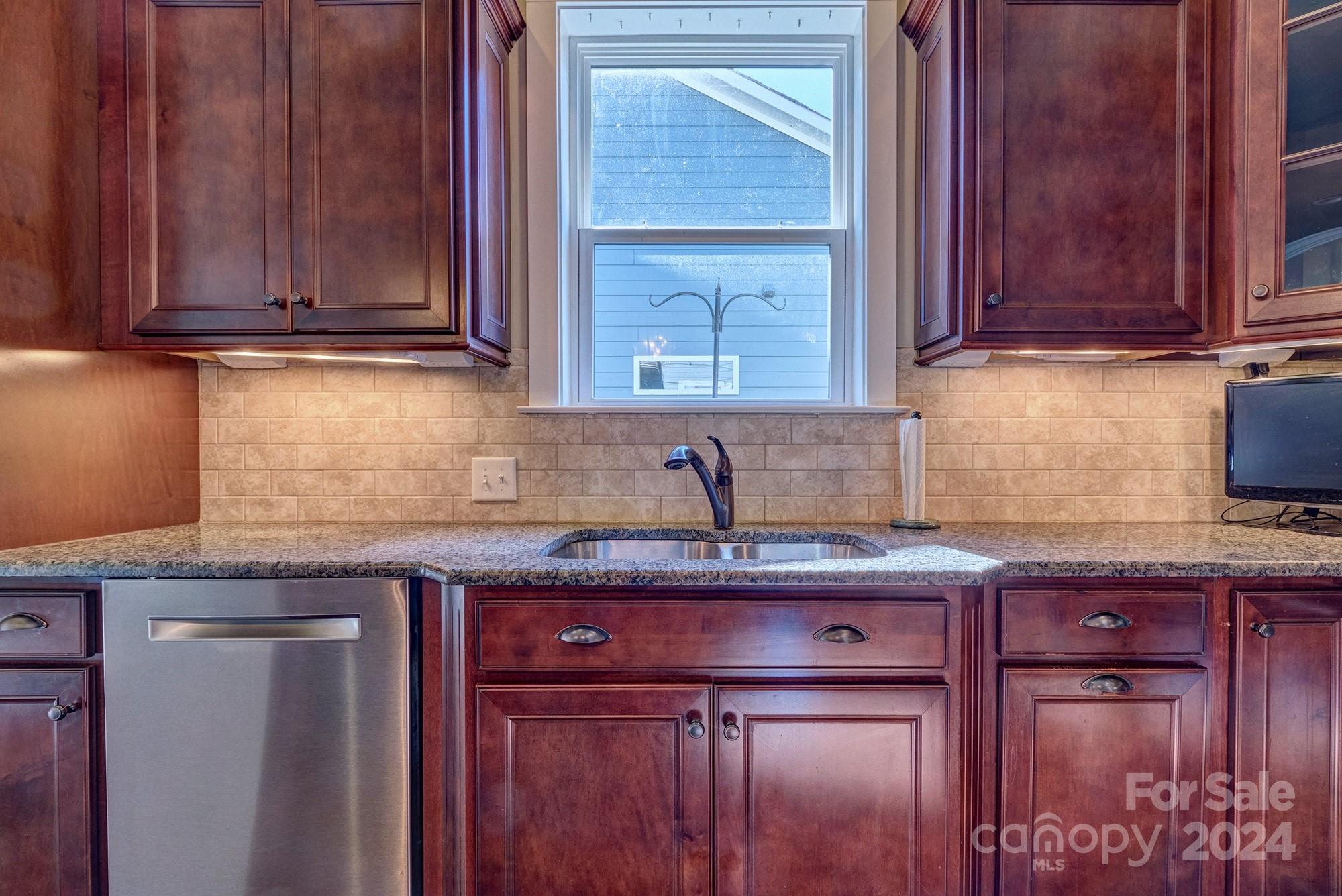 516 Channel Road Lake Wylie, SC 29710 - Photo 11 of 38 Gallery Image 11