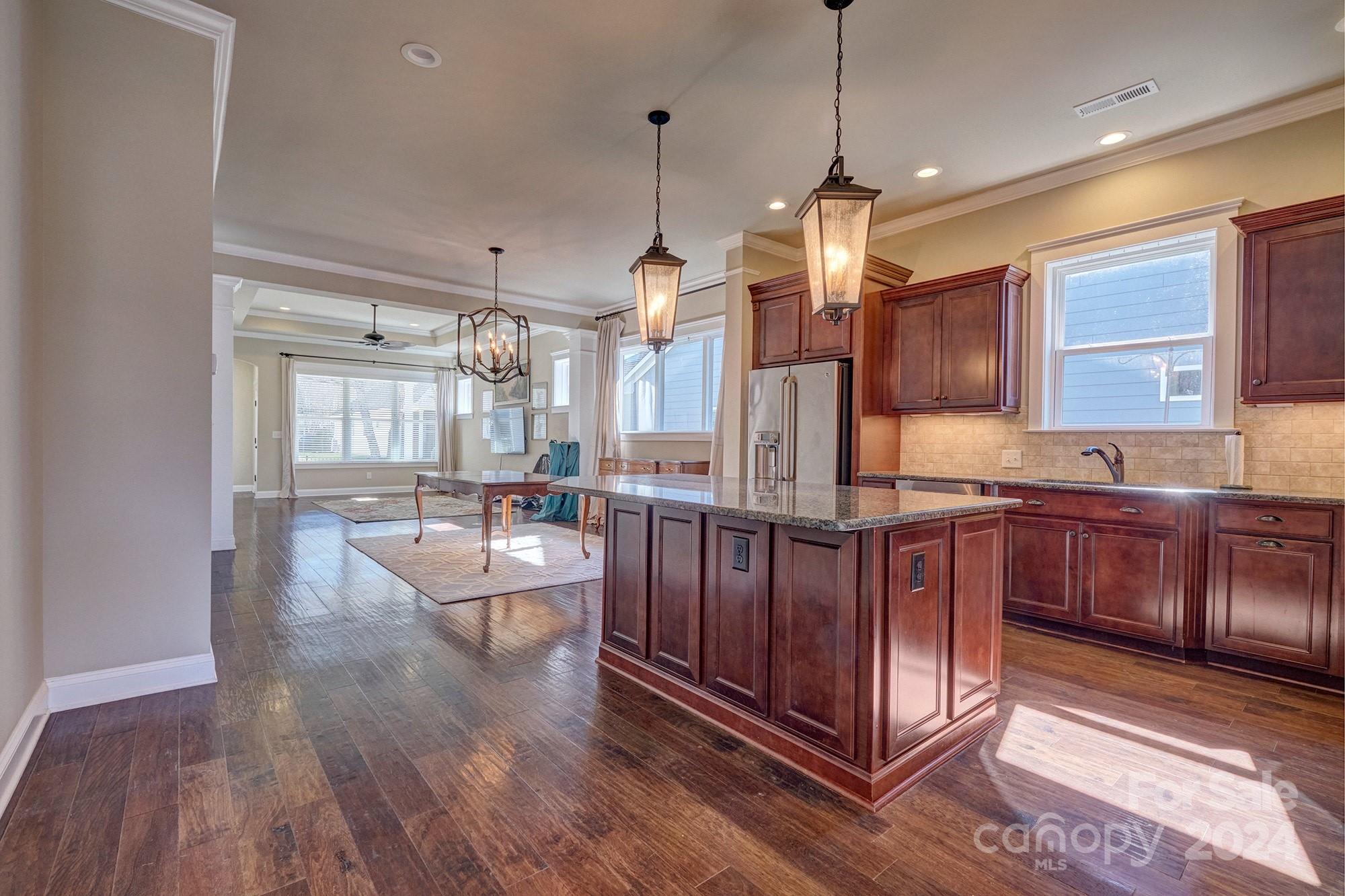 516 Channel Road Lake Wylie, SC 29710 - Photo 6 of 38 Gallery Image 6