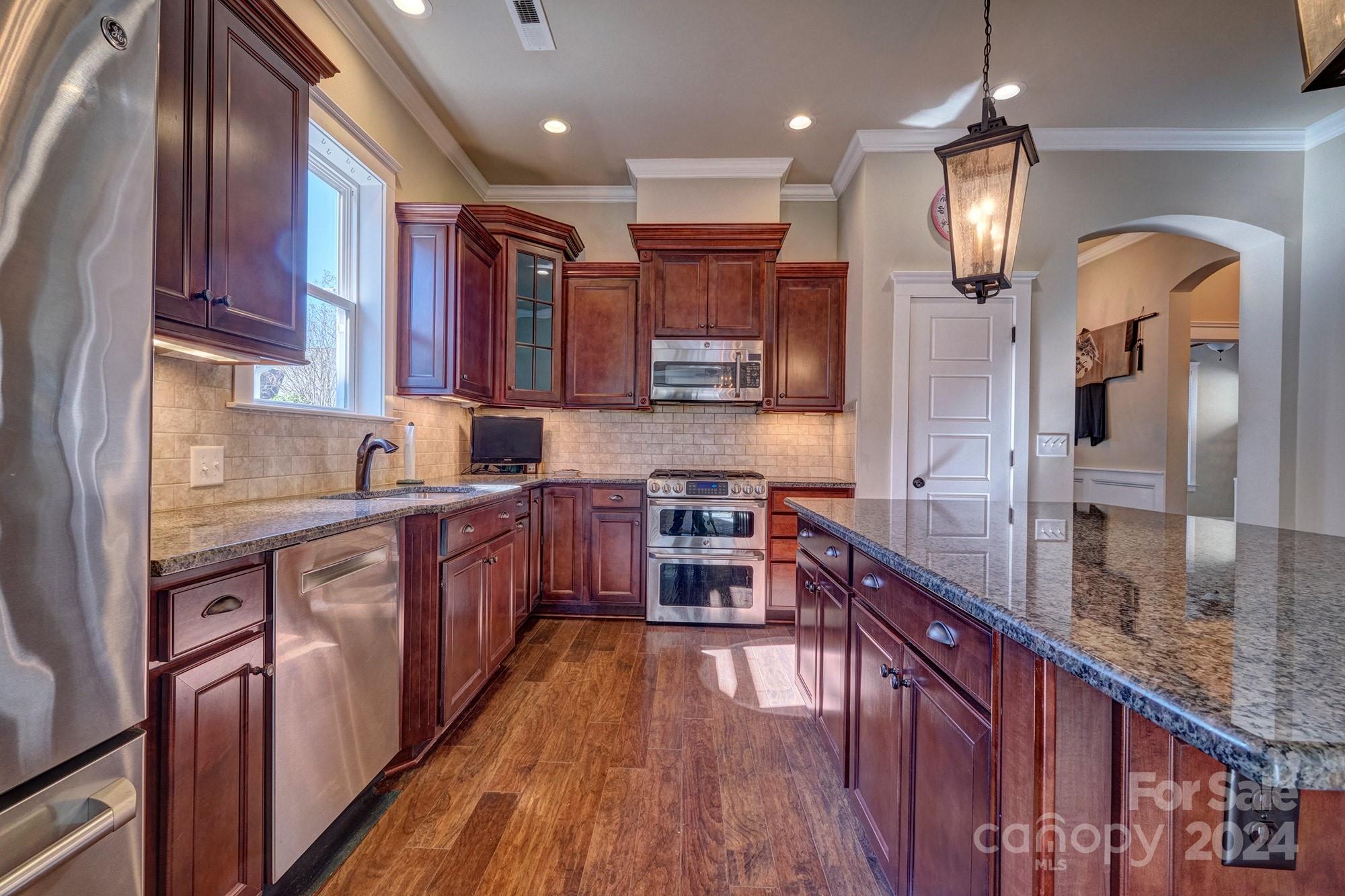 516 Channel Road Lake Wylie, SC 29710 - Photo 8 of 38 Gallery Image 8