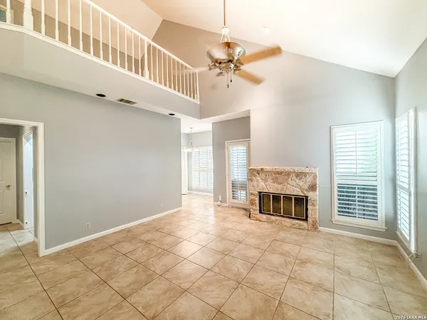 $1,600 | 7 Chapel Hill Circle, Unit 7, San Antonio, TX 78240