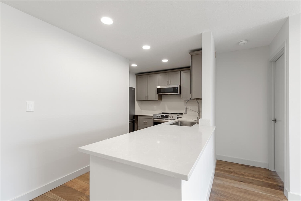 269 Cambridge Road, Unit 504 Woburn, MA 01801 - Photo 12 of 35 Gallery Image 12