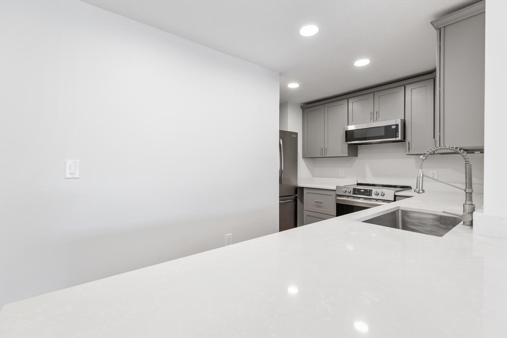 269 Cambridge Road, Unit 504 Woburn, MA 01801 - Photo 13 of 35 Gallery Image 13