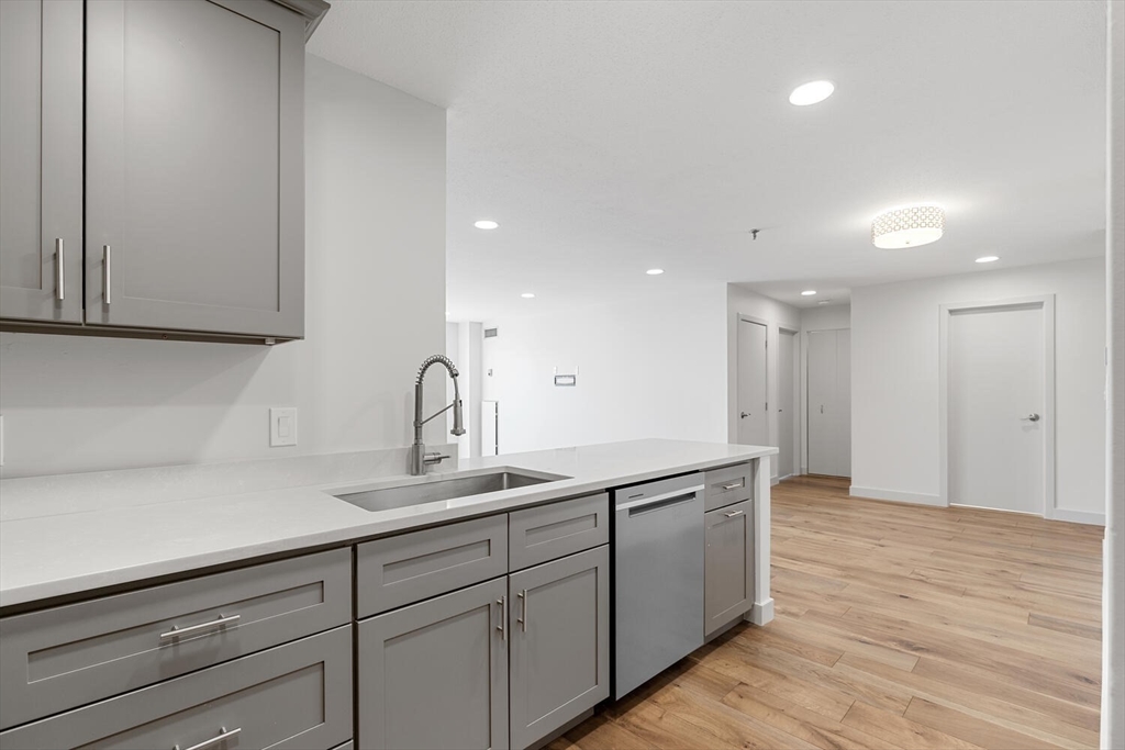 269 Cambridge Road, Unit 504 Woburn, MA 01801 - Photo 15 of 35 Gallery Image 15
