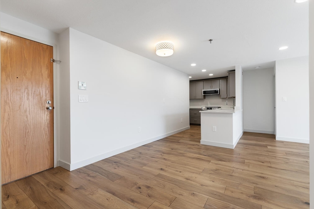 269 Cambridge Road, Unit 504 Woburn, MA 01801 - Photo 17 of 35 Gallery Image 17