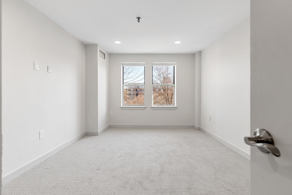 269 Cambridge Road, Unit 504 Woburn, MA 01801 - Photo 18 of 35 Gallery Image 18