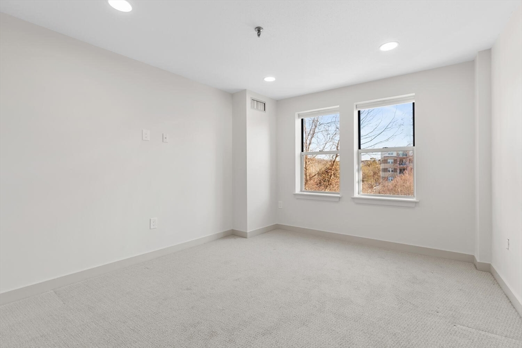 269 Cambridge Road, Unit 504 Woburn, MA 01801 - Photo 19 of 35 Gallery Image 19