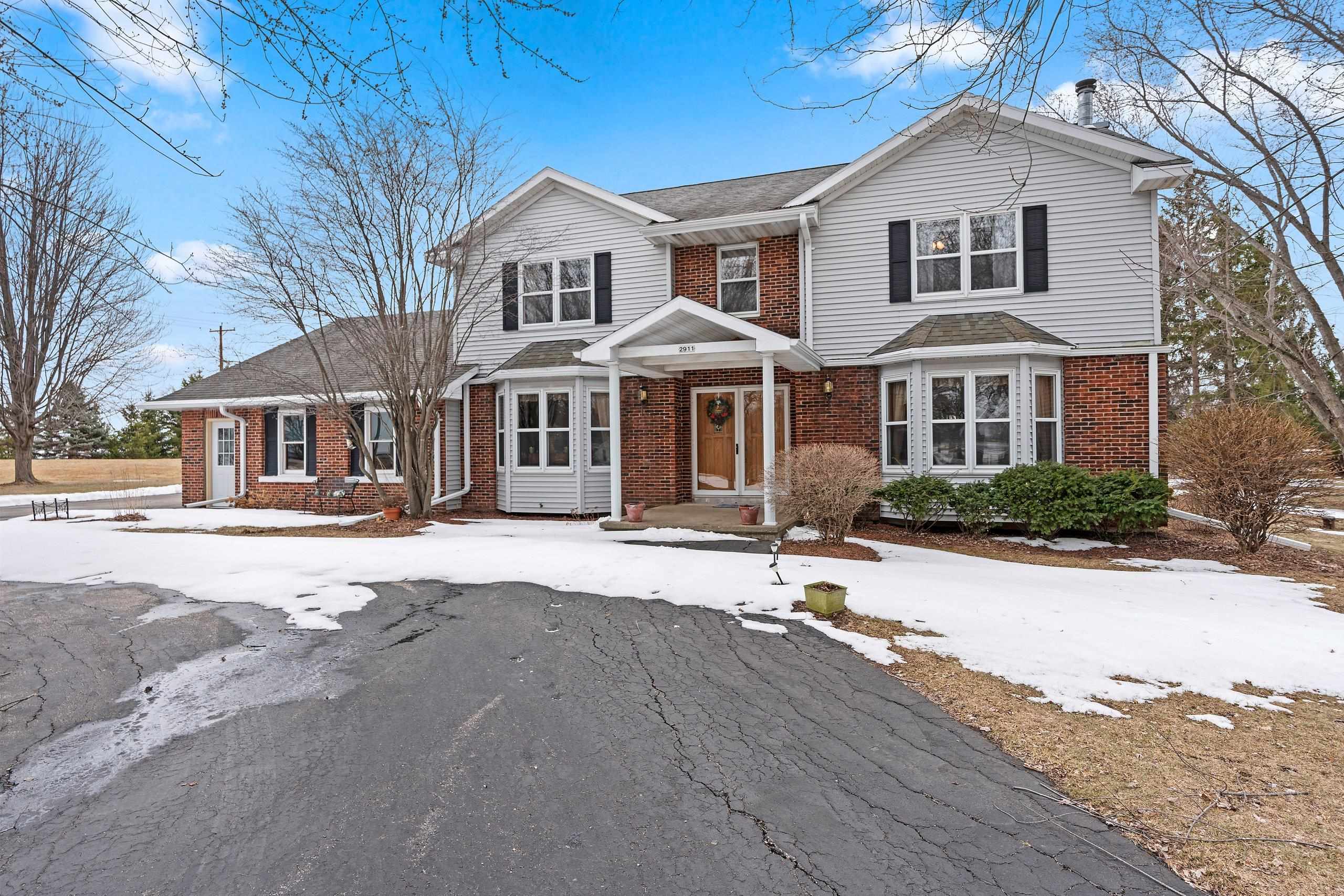 2911 Ridgeway Drive Neenah, WI 54956 - Photo 1 of 28