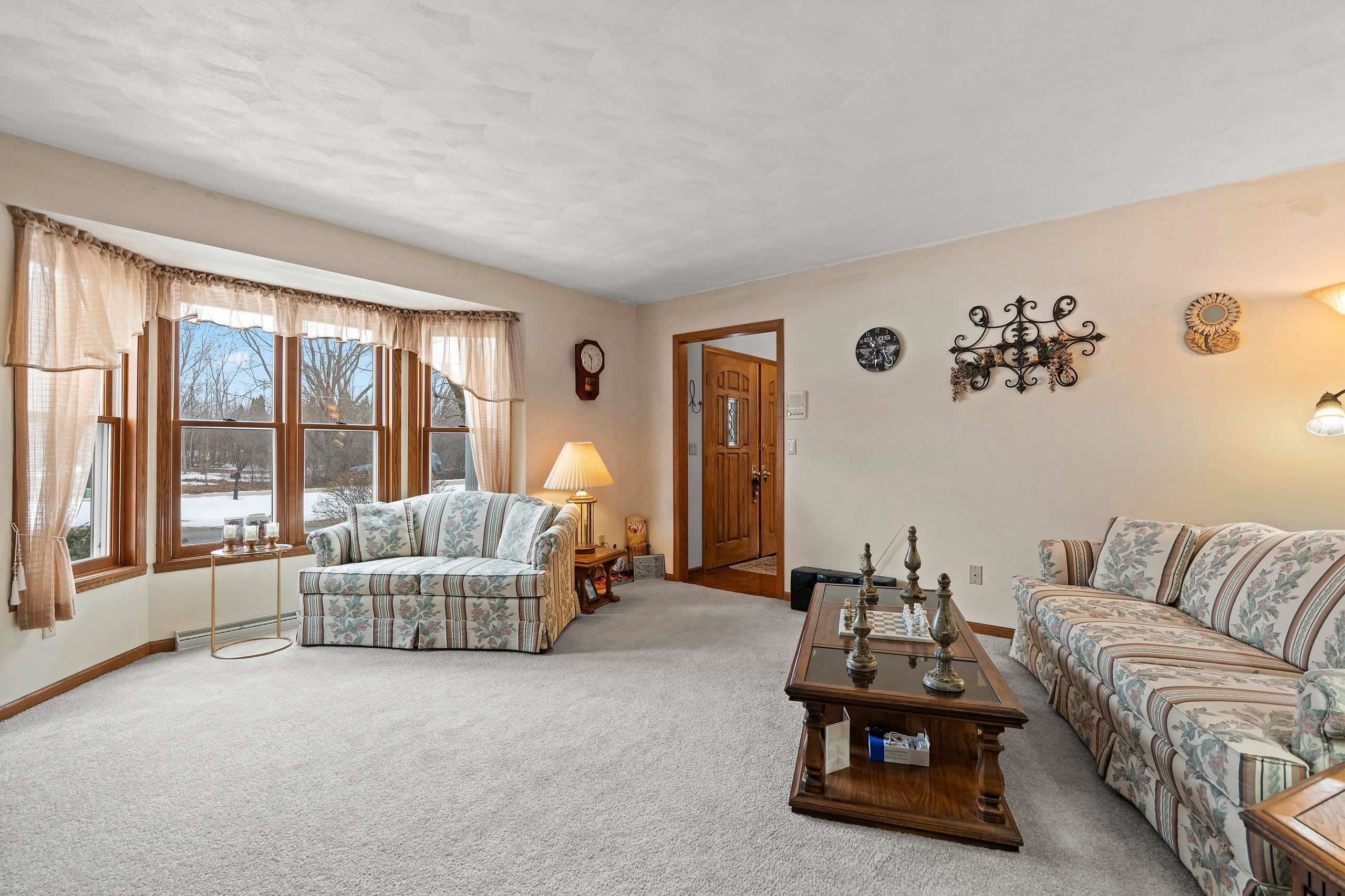 2911 Ridgeway Drive Neenah, WI 54956 - Photo 12 of 28