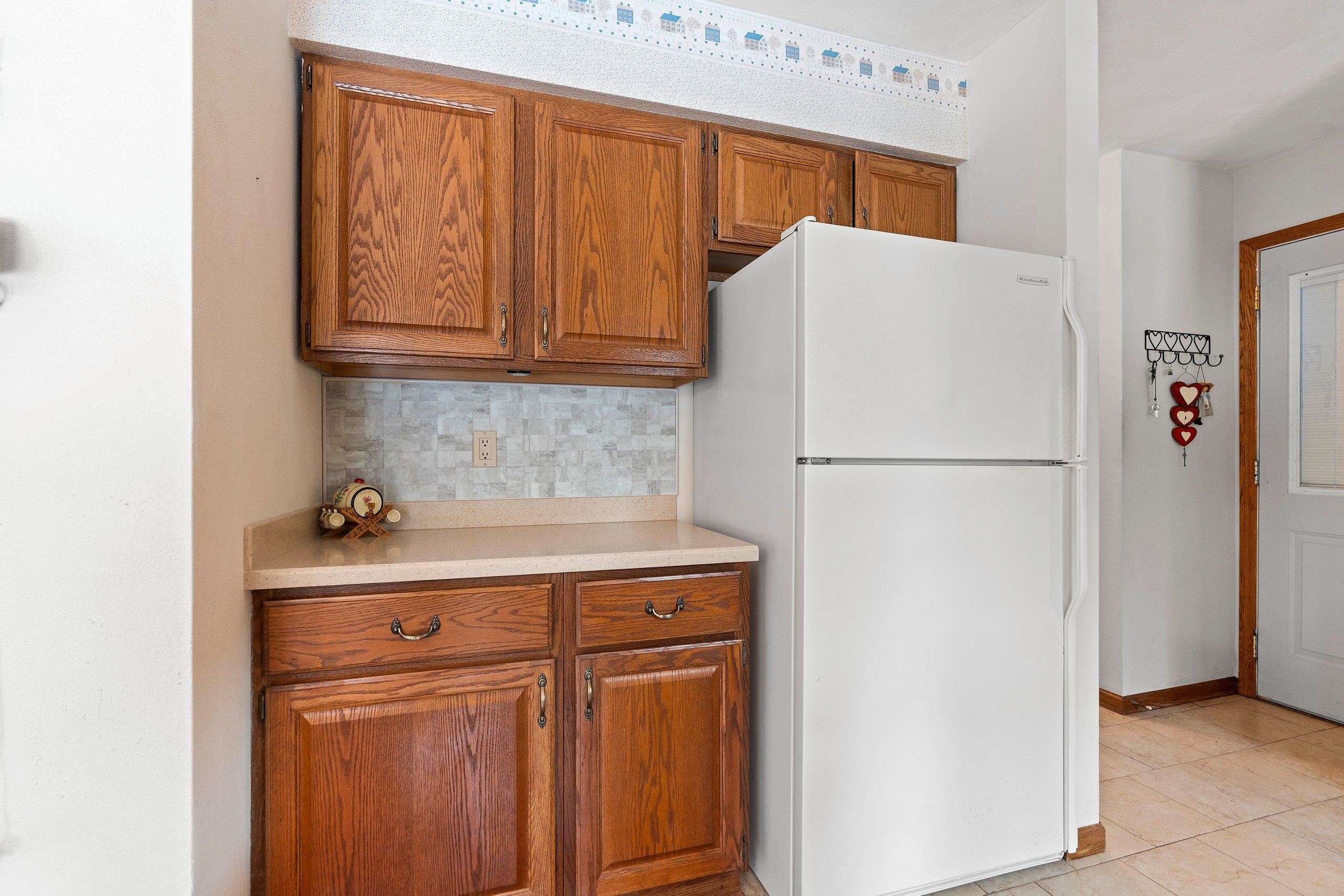 2911 Ridgeway Drive Neenah, WI 54956 - Photo 8 of 28