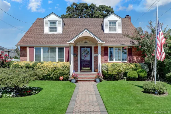 $899,000 | 1188 New York Avenue, Franklin Square, NY 11010