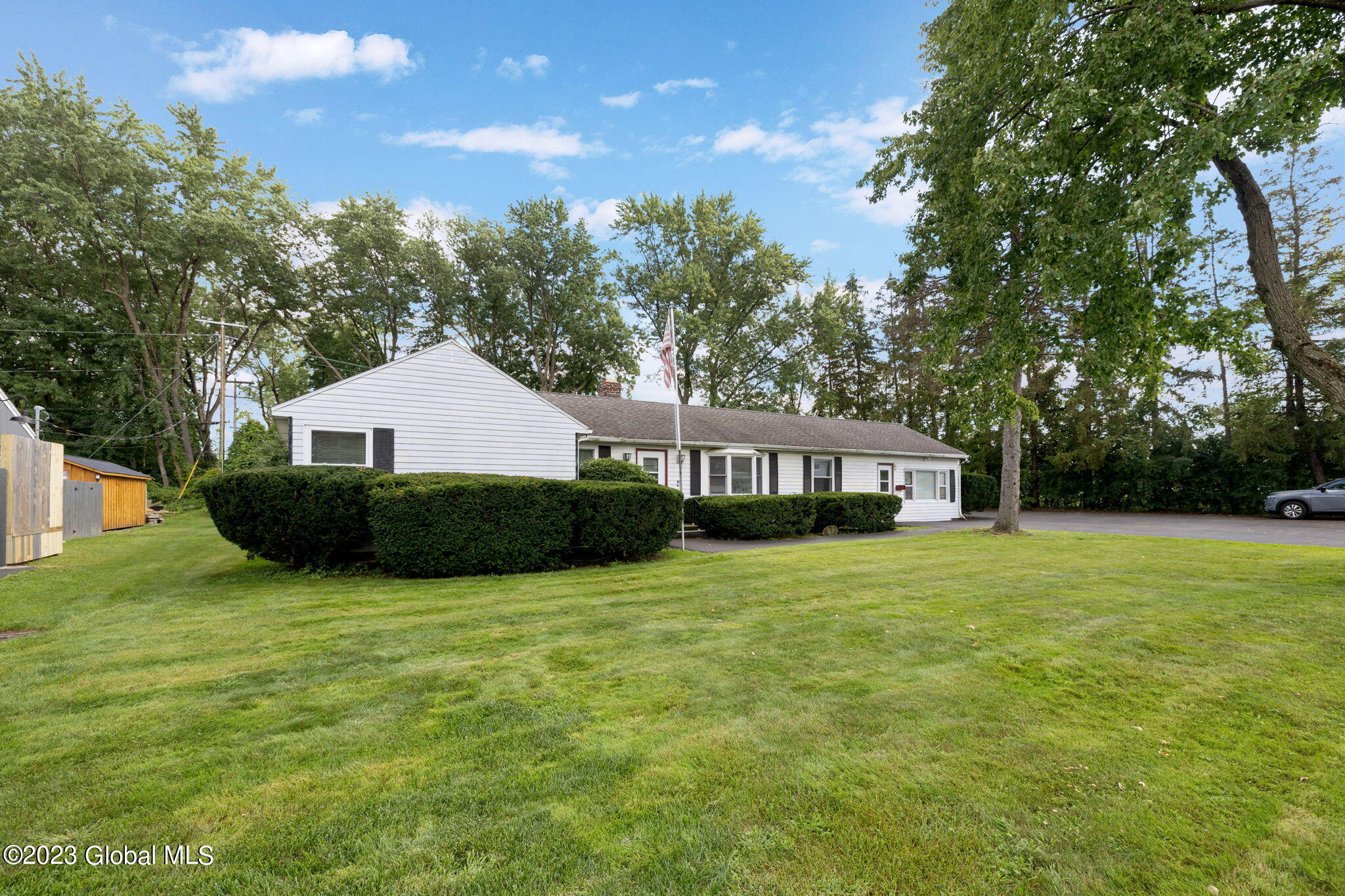 5 Sunset Drive Colonie, NY 12110 - Photo 2 of 32 2-web-or-mls-5SunsetDr_02