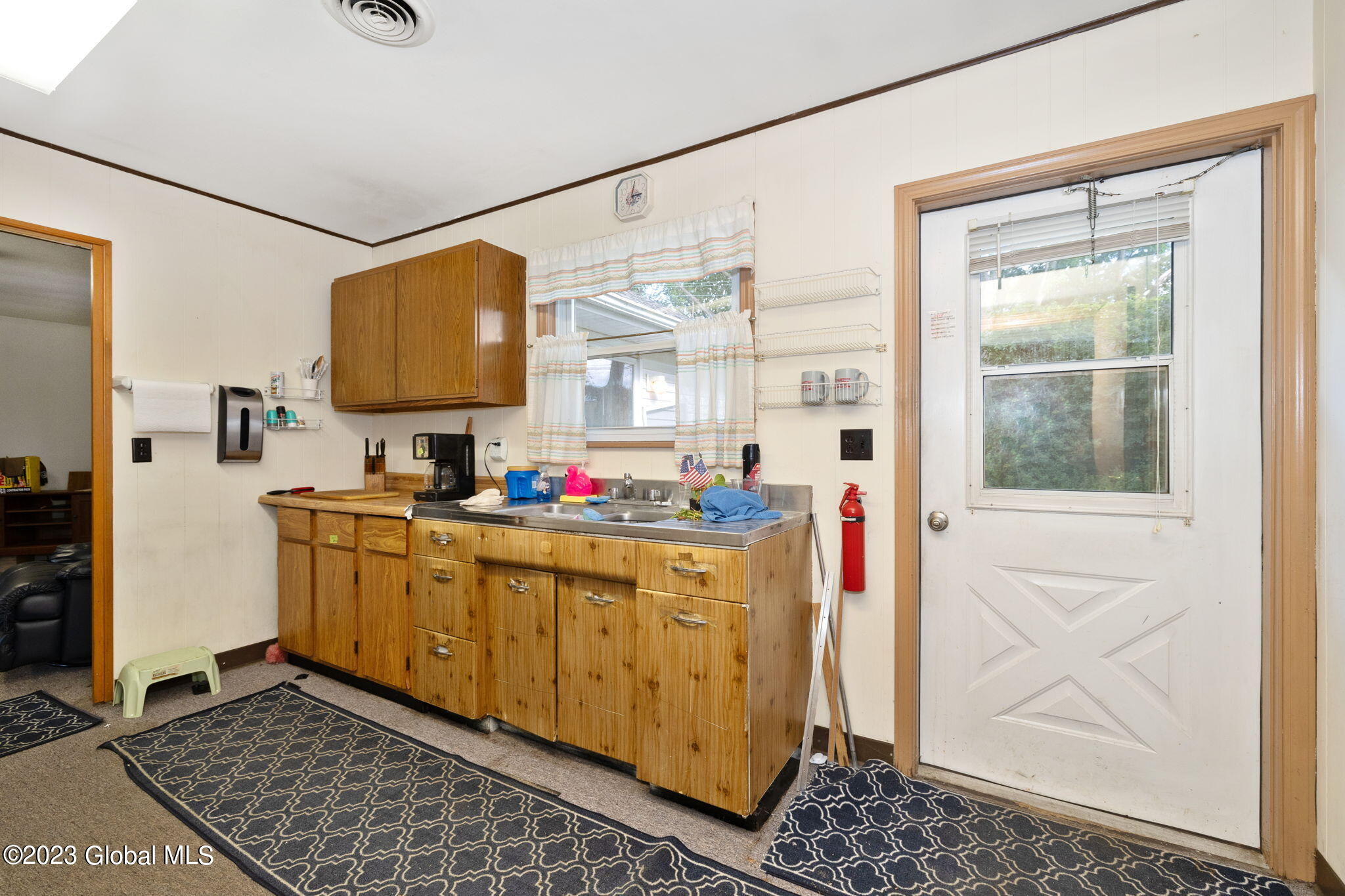 5 Sunset Drive Colonie, NY 12110 - Photo 9 of 32 9-web-or-mls-5SunsetDr_09