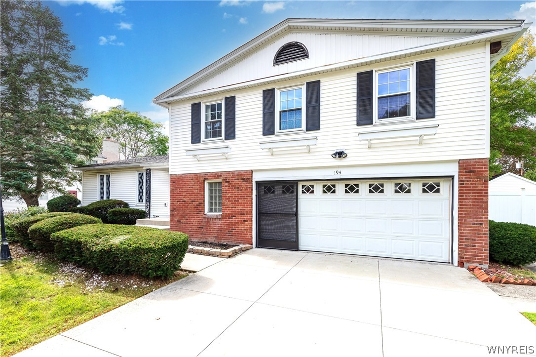 194 Exeter Road Amherst, NY 14221 - Photo 2 of 37 Gallery Image 2
