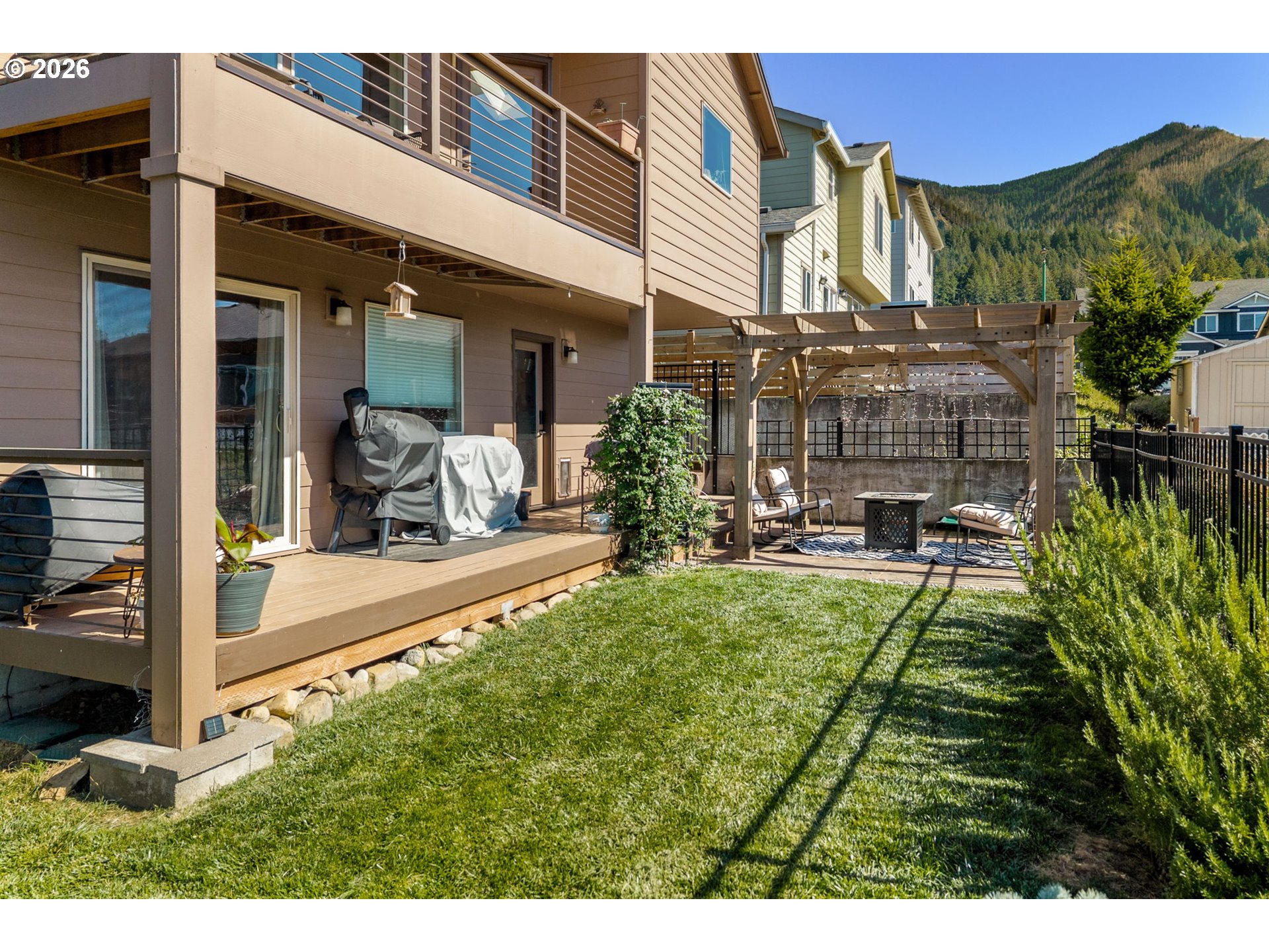 91 Warm Springs Drive Cascade Locks, OR 97014 - Photo 11 of 45 Yard