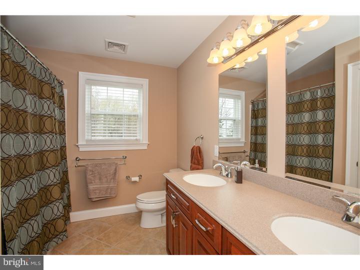 1001 Oxford Road Lincoln University, PA 19352 - Photo 20 of 25 Bathroom