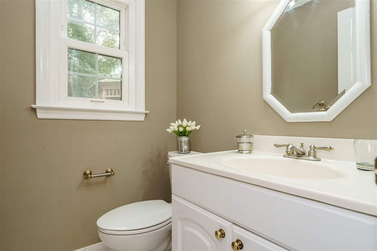 924 Hardimont Road Raleigh, NC 27609 - Photo 10 of 20 Powder Room