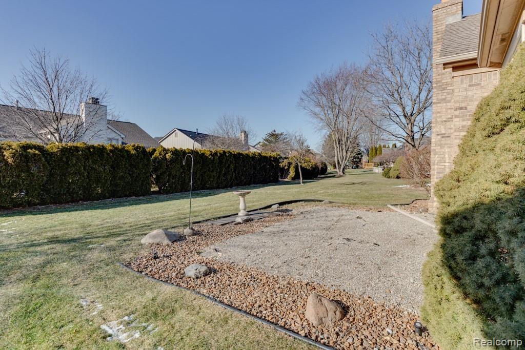 385 Buttercup Drive Rochester, MI 48307 - Photo 32 of 33 M10A1235_385 Buttercup__mls_.jpg