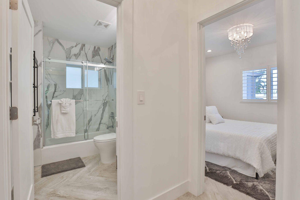 713 Forsyth Street Boca Raton, FL 33487 - Photo 25 of 39 Hall