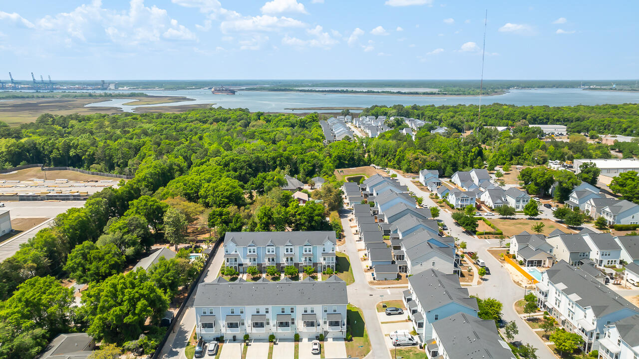306 Pathfinder Way Charleston, SC 29492 - Photo 4 of 52 306 Pathfinder_5