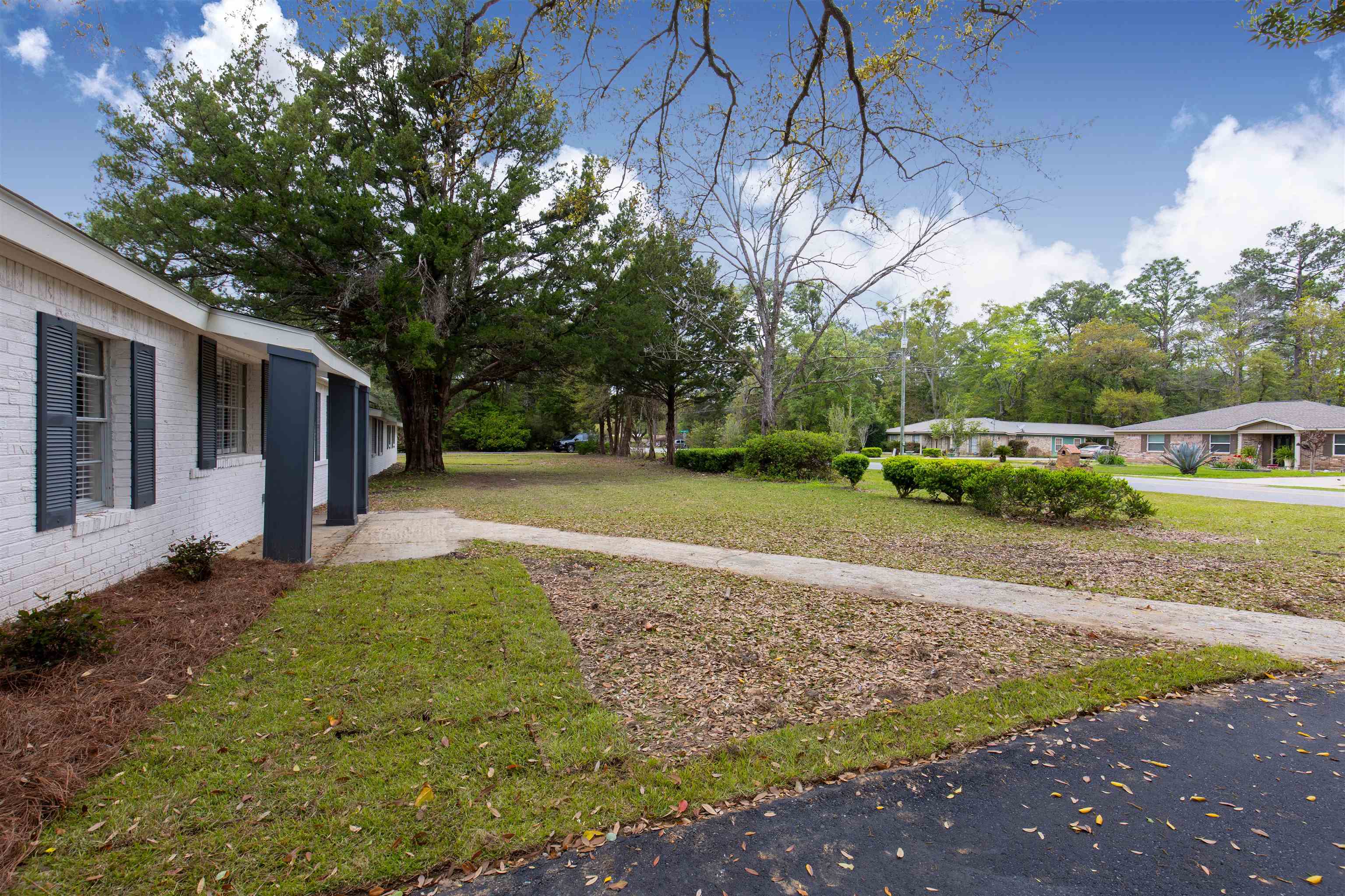1304 Johnson Road Daphne, AL 36526 - Photo 3 of 33