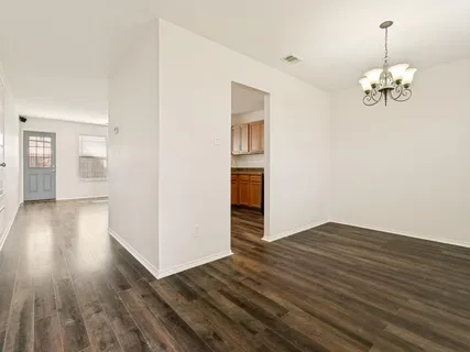 $285,000 | 1221 Krista Drive, Burleson, TX 76028
