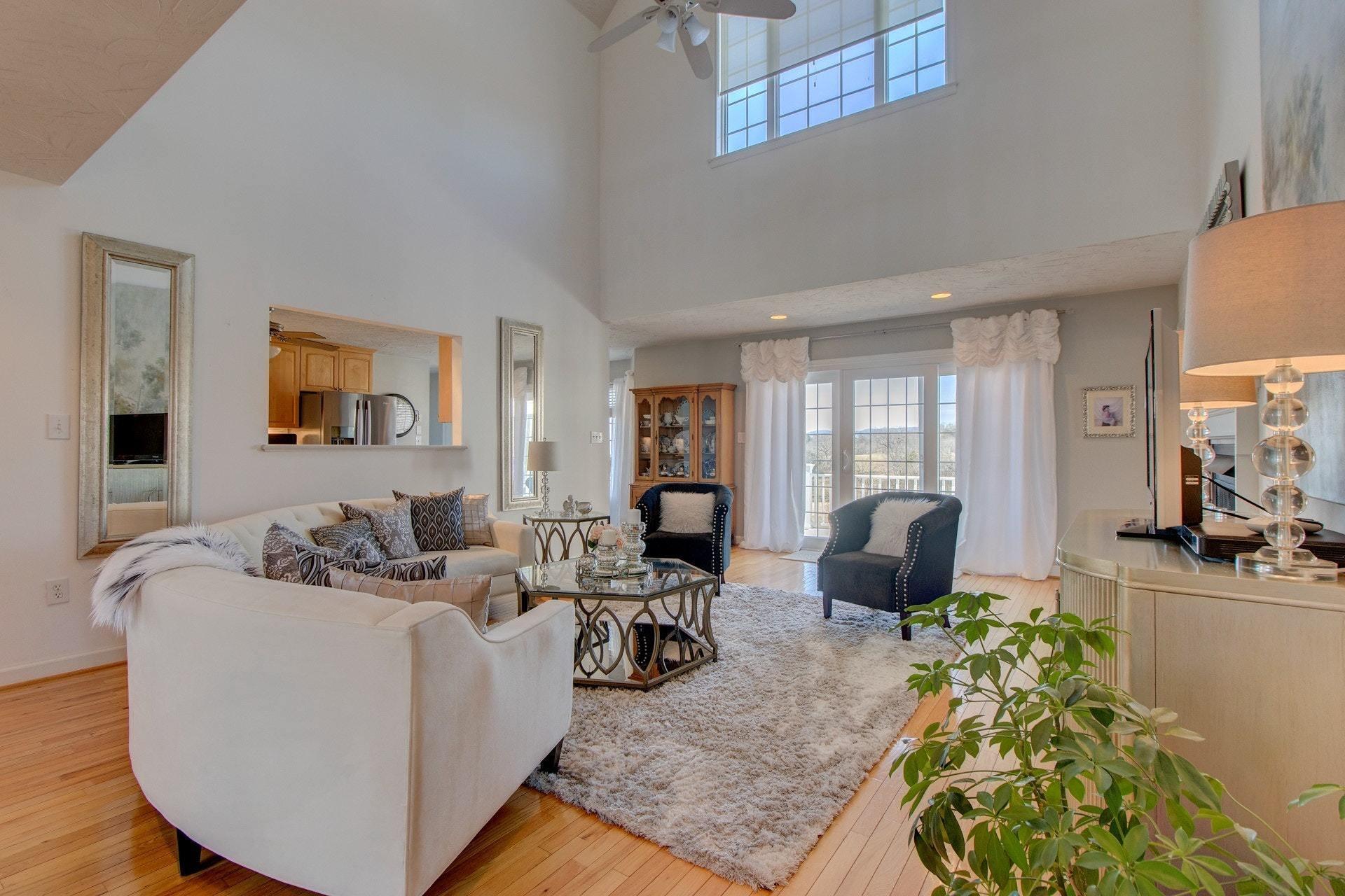 600 Dugwell Road Boones Mill, VA 24065 - Photo 29 of 78 33 Living Room
