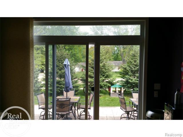 3583 Hogan Circle Rochester, MI 48307 - Photo 10 of 21 31244170-9.JPG