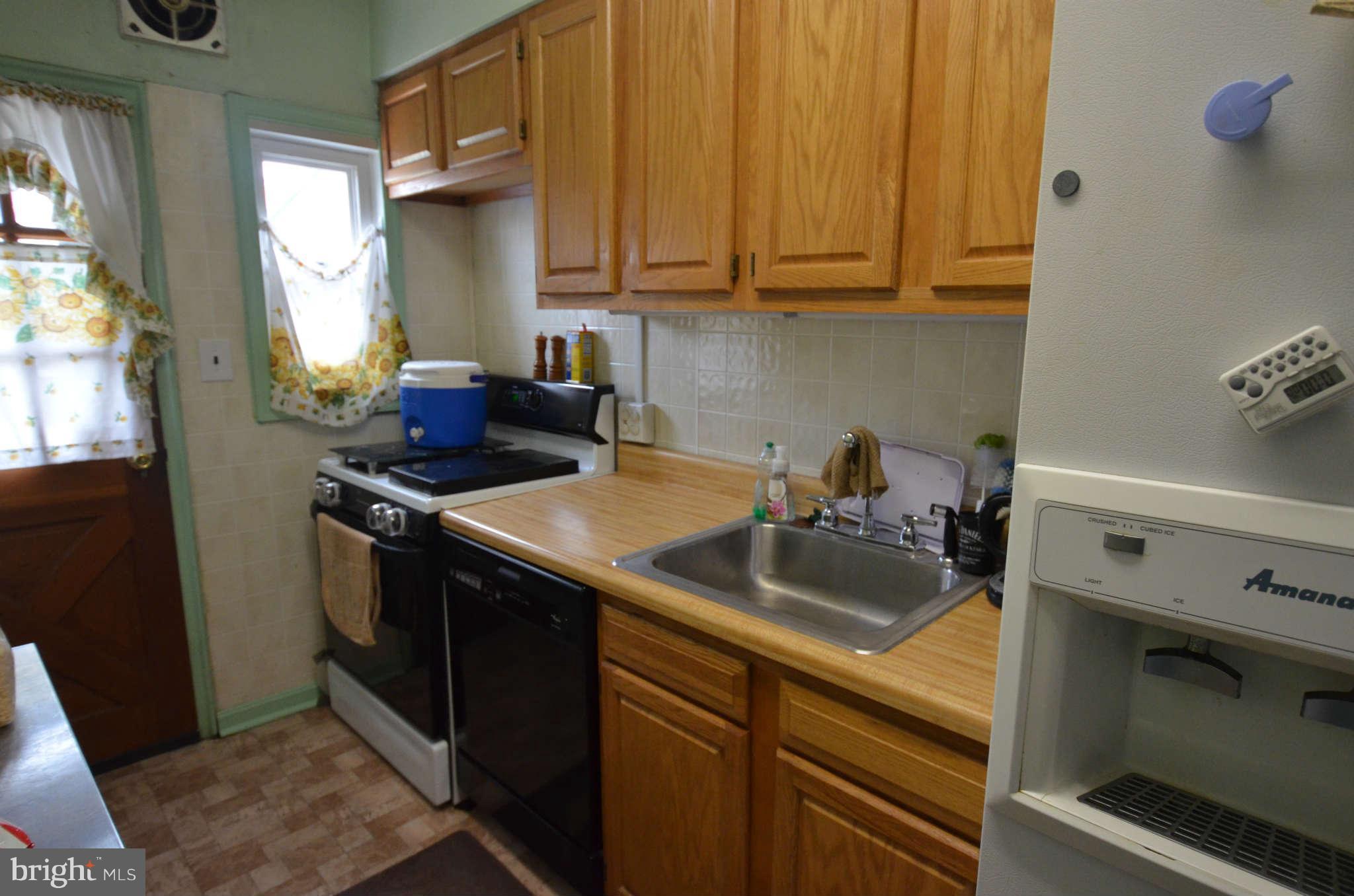 7528 Rabon Avenue Baltimore, MD 21222 - Photo 11 of 26 Kitchen