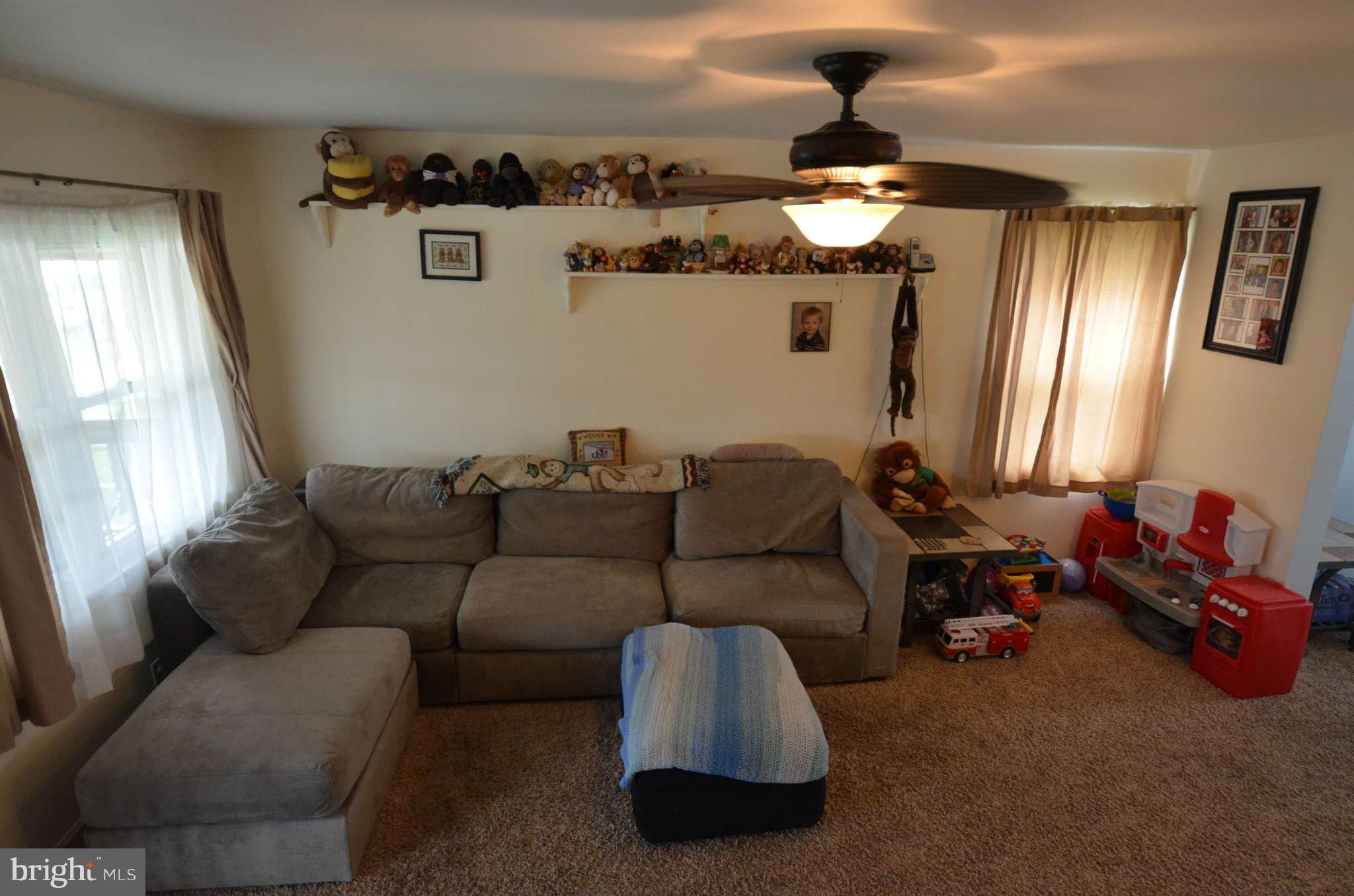 7528 Rabon Avenue Baltimore, MD 21222 - Photo 4 of 26 Living Room