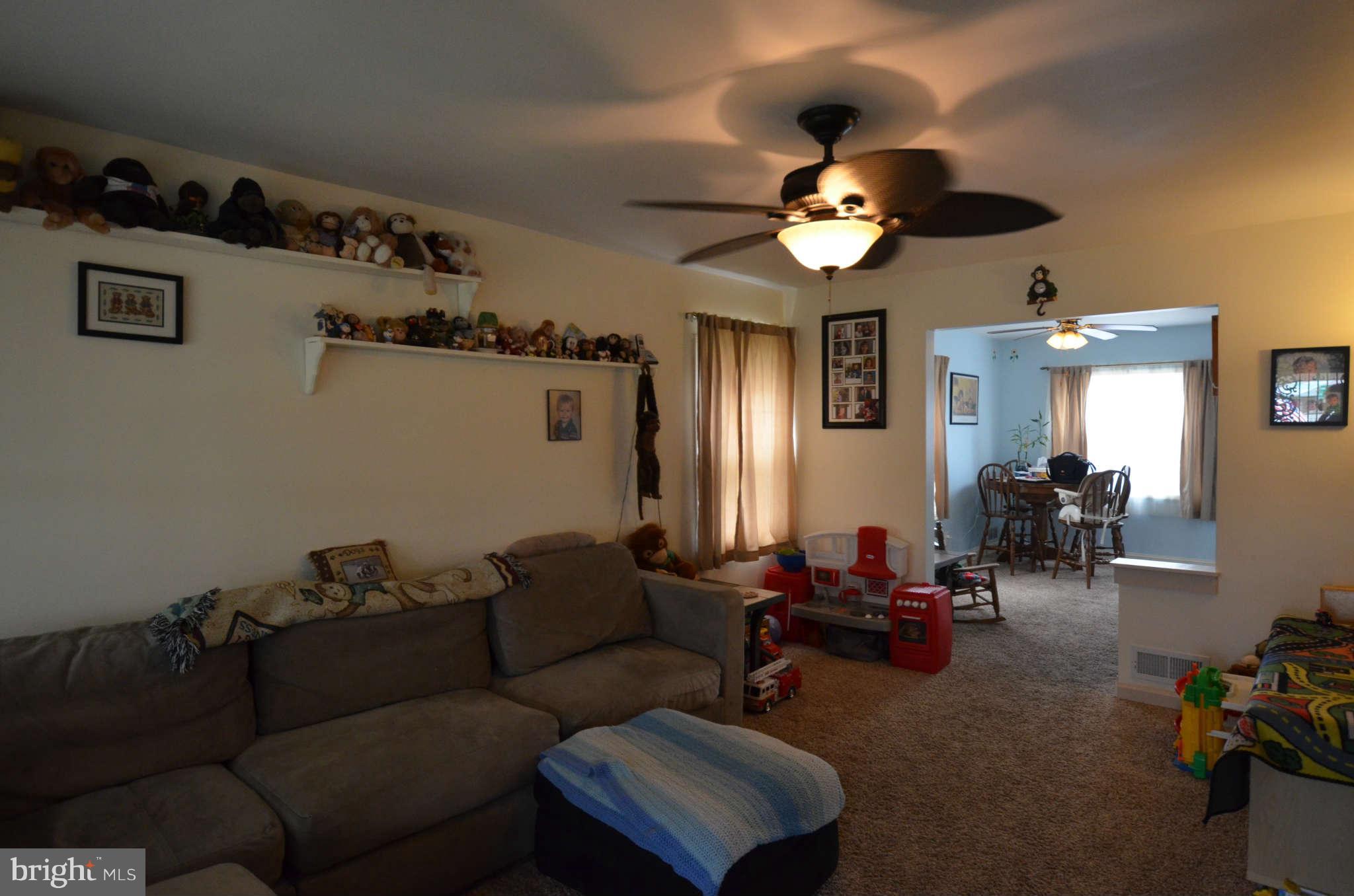 7528 Rabon Avenue Baltimore, MD 21222 - Photo 5 of 26 Living Room