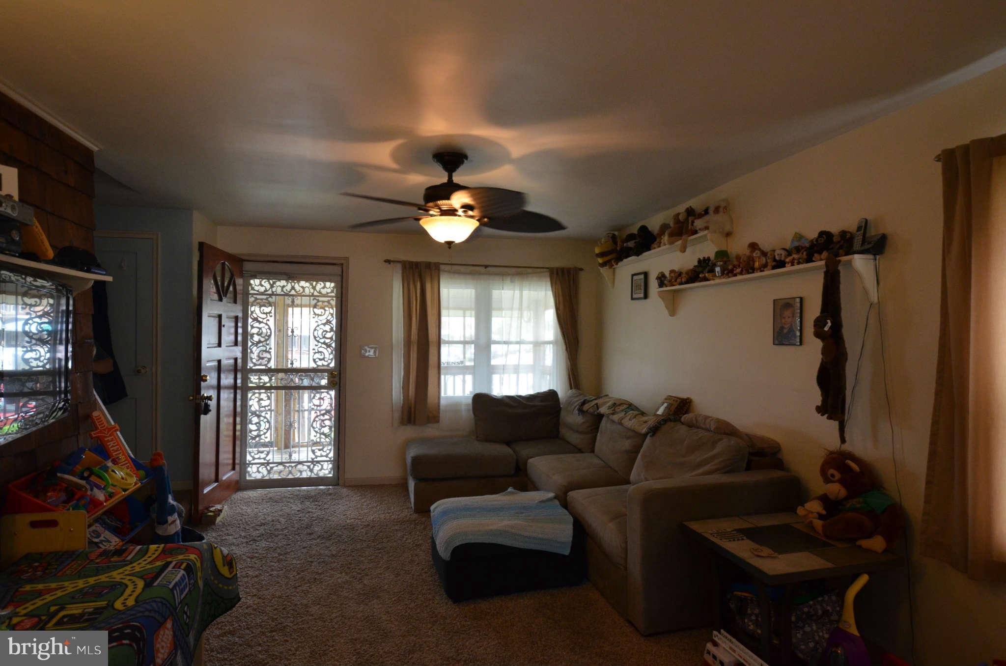 7528 Rabon Avenue Baltimore, MD 21222 - Photo 6 of 26 Living Room