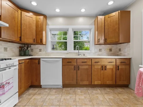 $870,000 | 290 East Street, Westwood, MA 02090