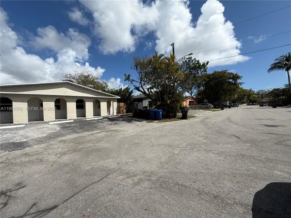 a view of house and outdoor space