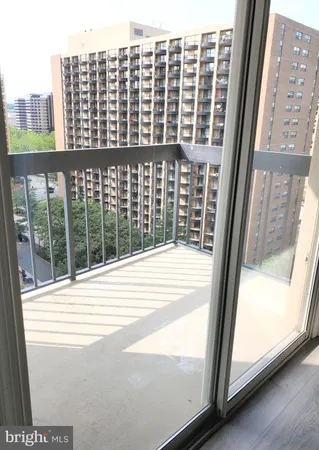 $3,200 | 1211 South Eads Street, Unit 1205, Arlington, VA 22202