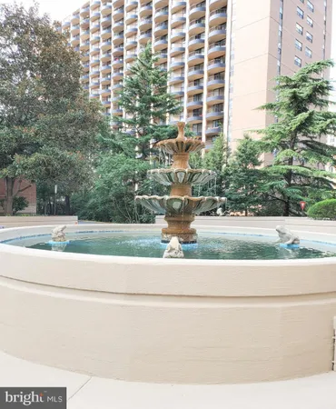 $3,200 | 1211 South Eads Street, Unit 1205, Arlington, VA 22202