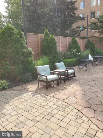 $3,200 | 1211 South Eads Street, Unit 1205, Arlington, VA 22202