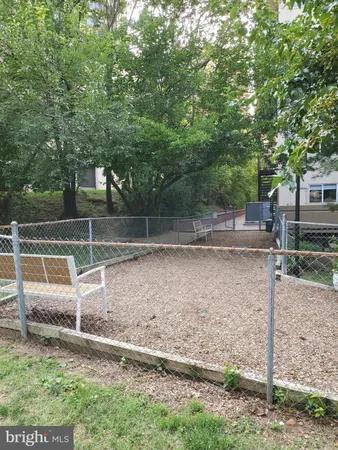 $3,200 | 1211 South Eads Street, Unit 1205, Arlington, VA 22202