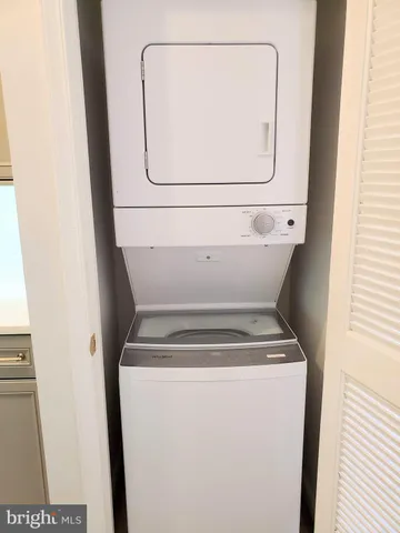a close up view of washer and dryer
