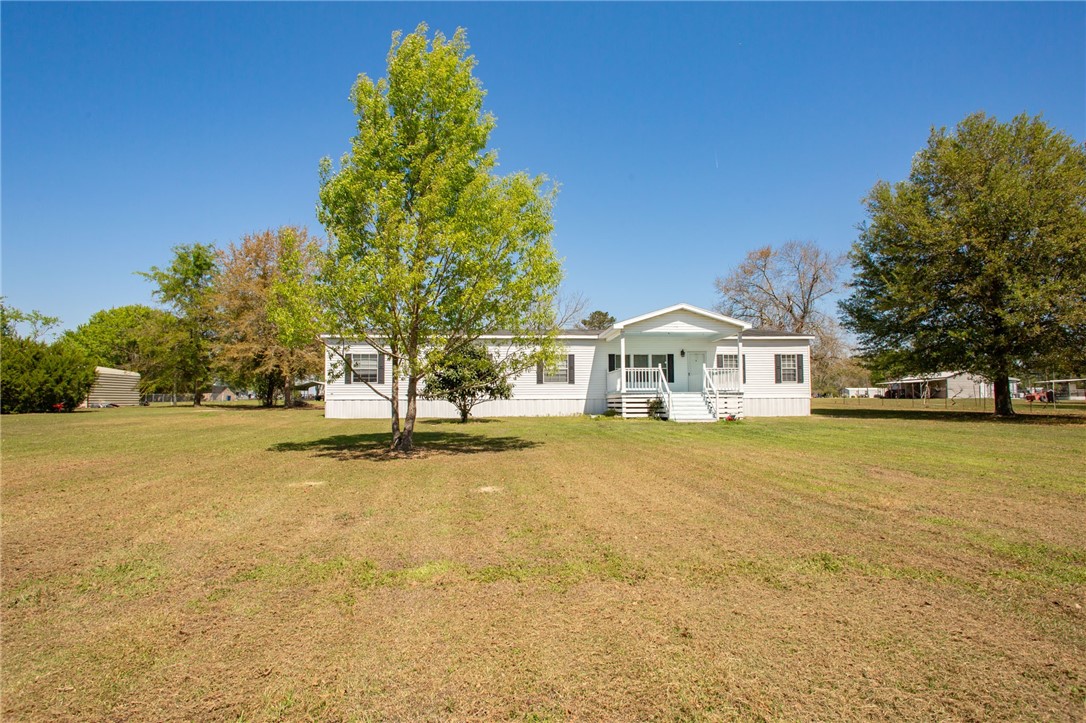 2734 Woodridge Road Waycross, GA 31503 - Photo 2 of 52