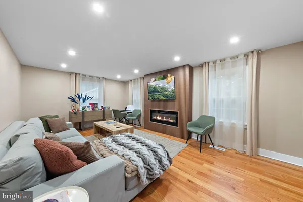 $899,000 | 11 Hendrickson Road, Lawrenceville, NJ 08648