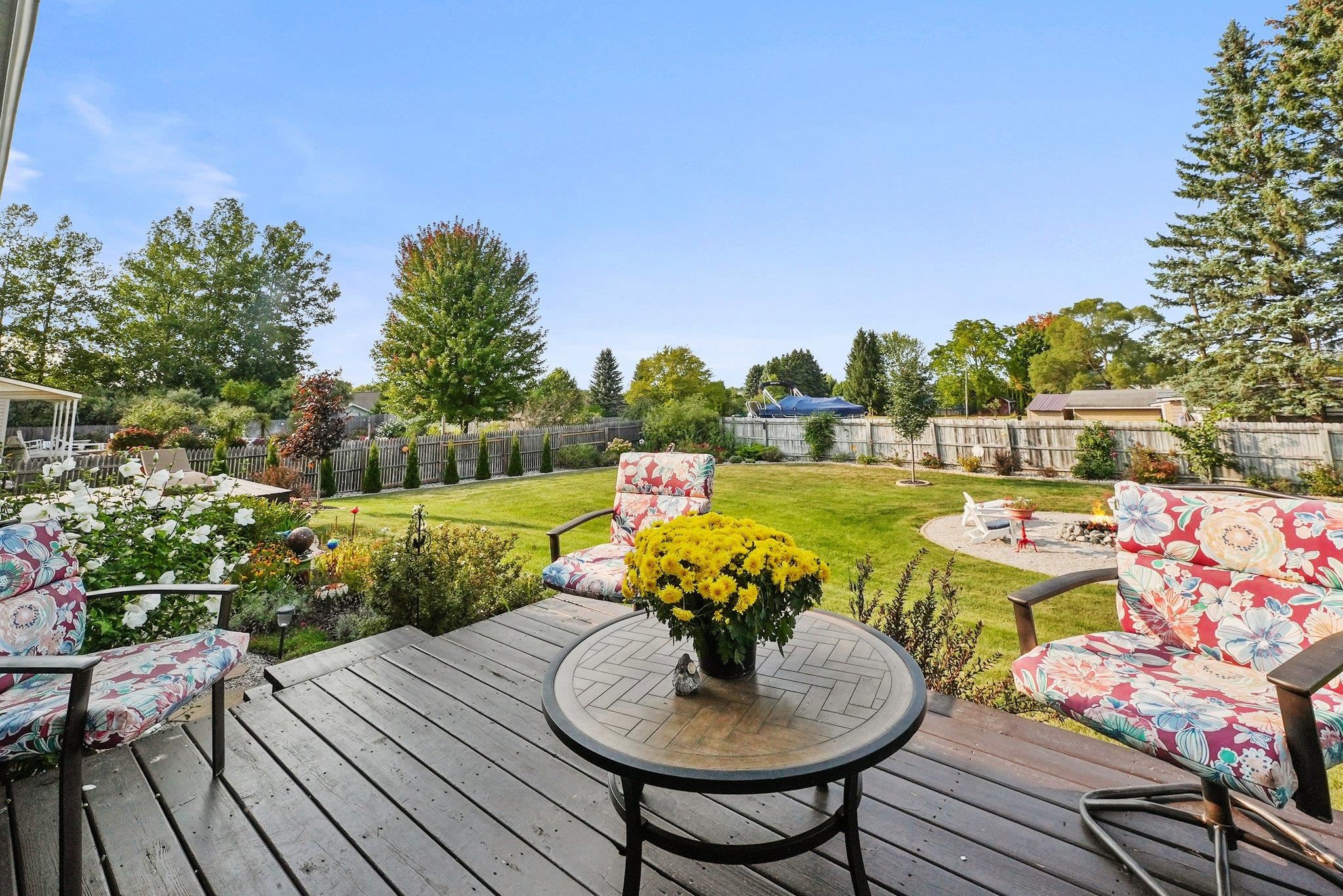 981 Napolean Way Traverse City, MI 49696 - Photo 4 of 34 1930942-3c4eafda-7a61-4a9a-9f29-3dc6e26cd035.JPG