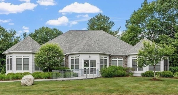 3 Dunrobin Circle, Unit 3 Methuen, MA 01844 - Photo 24 of 28 a front view of a house with garden