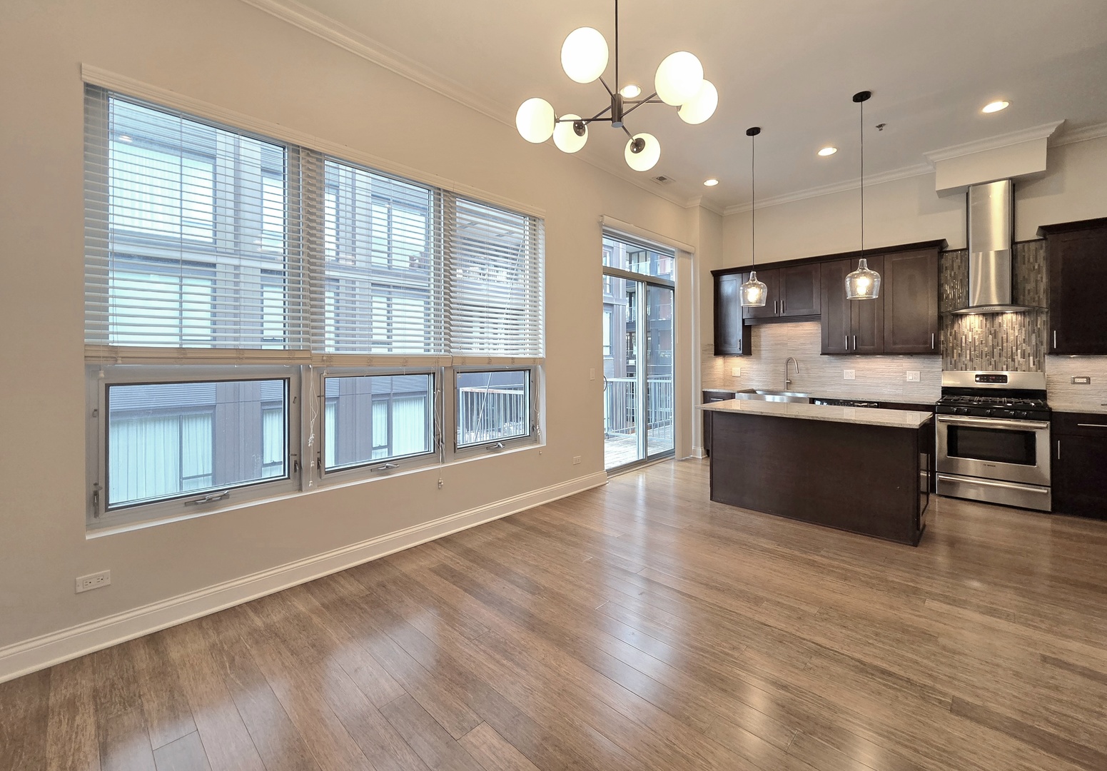 4 North Aberdeen Street, Unit 403 Chicago, IL 60607 - Photo 2 of 23