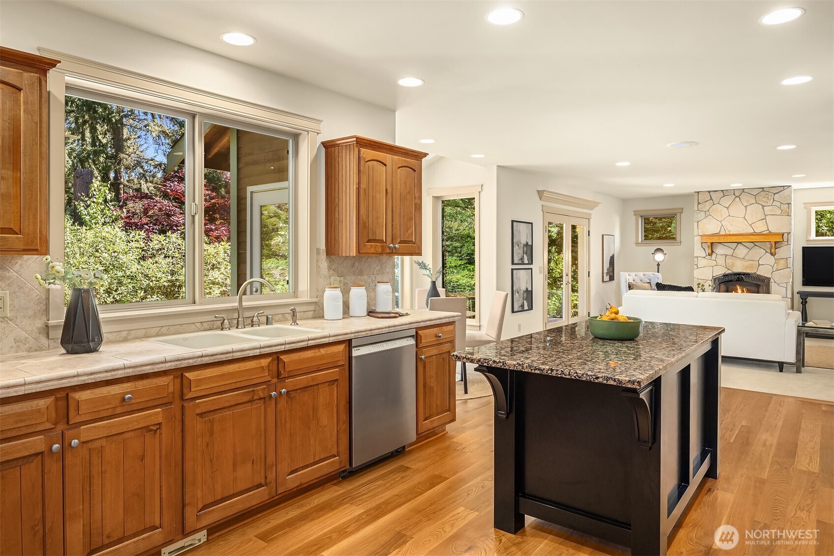 7023 174th Street Southwest Edmonds, WA 98026 - Photo 4 of 40